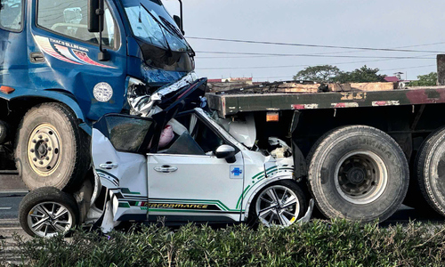 Seven vehicles collide, leaving two dead