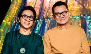 Veteran artists wear ao dai to fashion exhibition