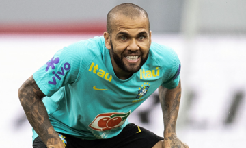Dani Alves set to become player-owner of portuguese club