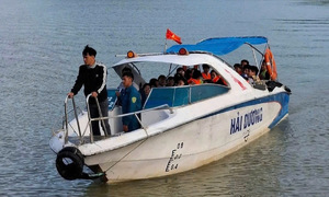 Cano hired to ferry 130 students across river to school