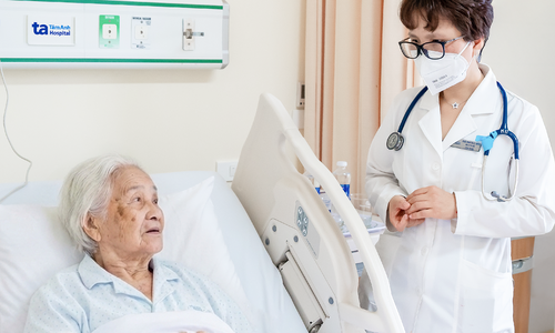 Elderly woman's lungs consolidated with inflammatory fluid leads to acute respiratory failure