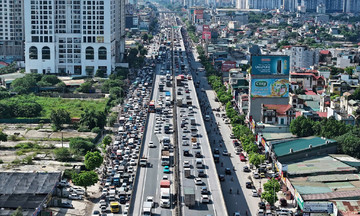 Hanoi to pilot restricting some vehicles on elevated Ring Road 3