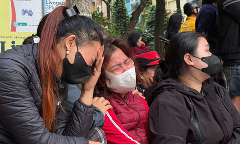 Traders weep as market burns at dawn