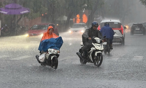 TP HCM experiences heavy rain during christmas