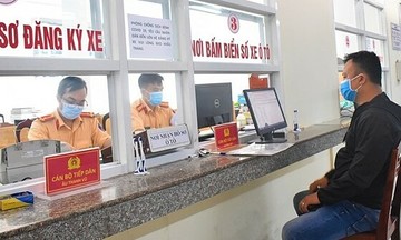 Car registration fees in Hanoi, Ho Chi Minh City could decrease to VND 14 million