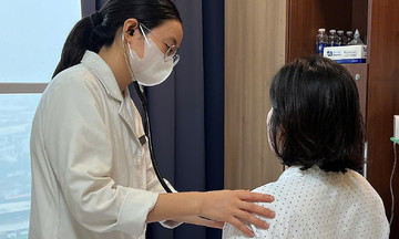 Shingles attacks woman's eye