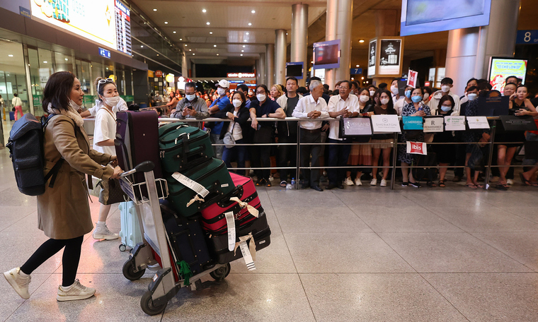 Tourist cancels overseas trip due to 'unknown tax debt'