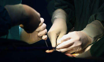 Saving the life of a 950-gram premature baby with necrotizing enterocolitis