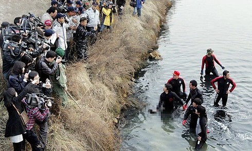 The tragic Christmas gift trip of two children