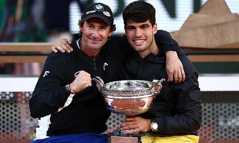 inside the split between alcaraz and coach ferrero