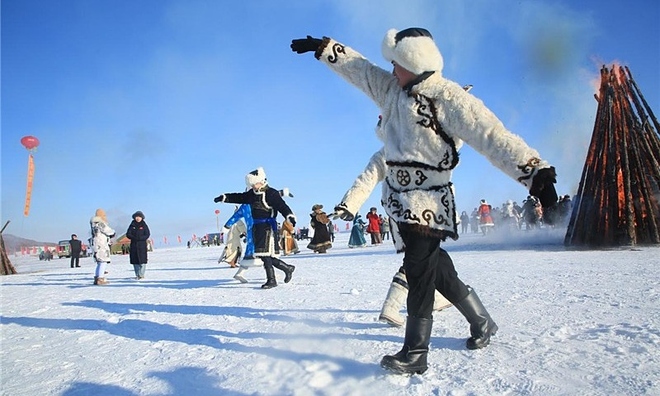 China increases holidays to encourage public spending