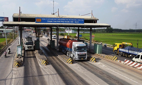 Dong Nai proposes dismantling two toll booths on national route 51
