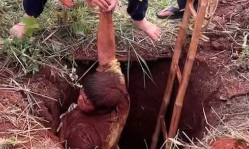 Young man rescued from 10-meter-deep well
