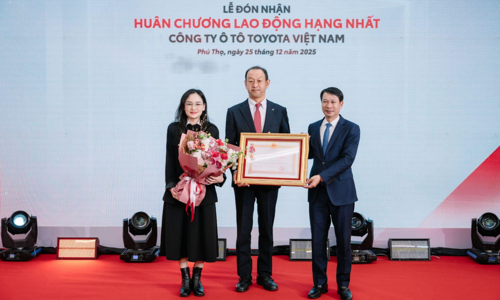 Toyota Vietnam receives first class labor order