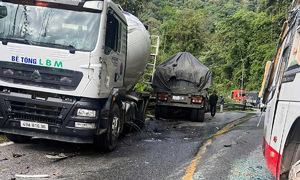 Bao Loc Pass paralyzed after chain accident