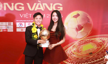 Bich Thuy and female teammate share close bond at 2025 Golden Ball awards ceremony