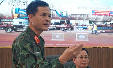 Oil slick in Dung Quat due to loose valve during meter installation