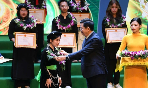 First ethnic minority valedictorian honored