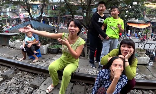Western visitor witnesses 14 years of transformation on Hanoi's Train Street