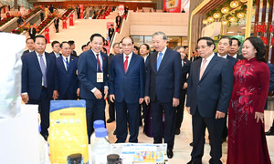 Party and state leaders attend patriotic emulation congress