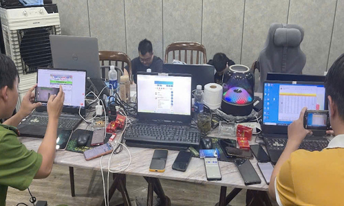 30 foreigners discovered gambling online in Nha Trang