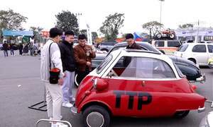 Unique three-wheeled oto at Vietnam Mobility Show 2025