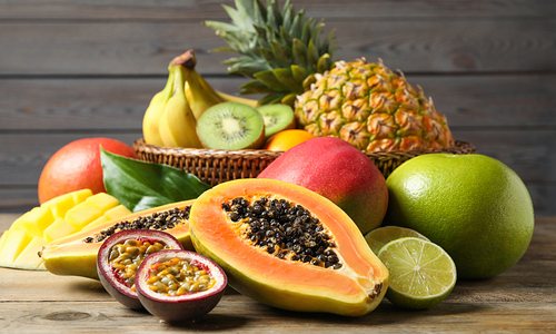 Eating unripe papaya and pineapple on an empty stomach can cause stomach irritation