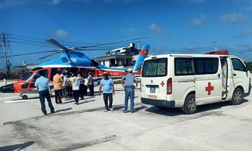 Phu Quy island residents spend 350 million VND to charter a helicopter for medical transfer