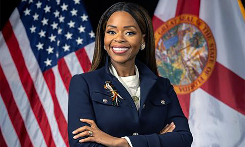 U.S. congresswoman accused of embezzlement edits photo to remove $100,000 diamond ring