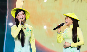 Thanh Duy cross-dresses to perform with Nhu Quynh