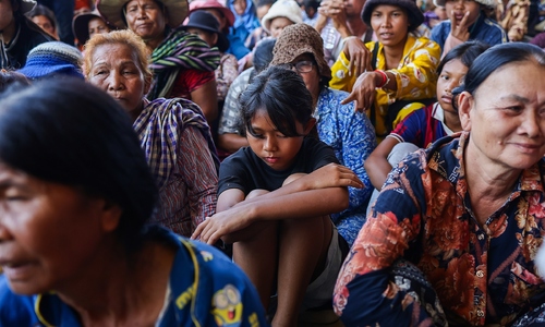 Many cambodian, thai residents remain hesitant to return home after ceasefire