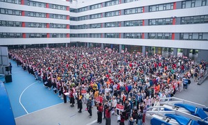 Ngoi Sao Hoang Mai School awards 20 full scholarships