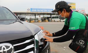 Businesses linking traffic accounts with banks near conversion deadline