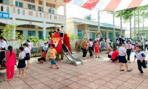 Generali inaugurates children's playground in Can Tho