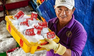 Bivina accompanies coastal residents during year-end