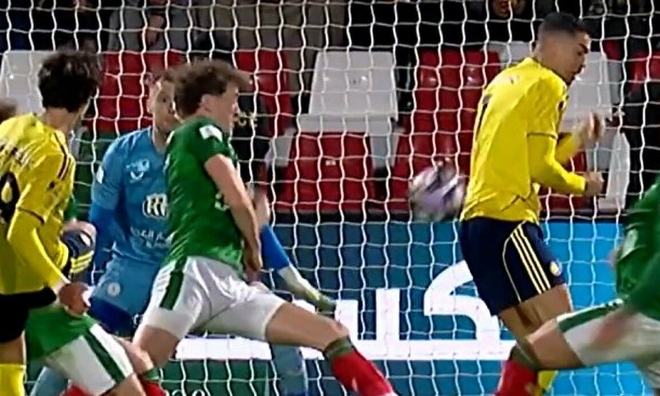 Ronaldo scores with his back for Al Nassr