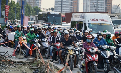 Young people's strategies to avoid holiday traffic jams