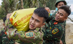 Politburo agrees to include military officers in commune-level military commands