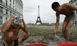 Western visitors astonished by China's replica Paris