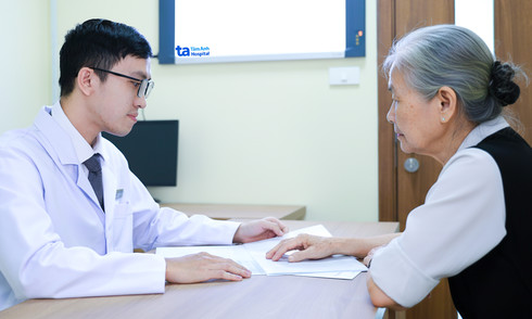 How to perform hip replacement for the elderly