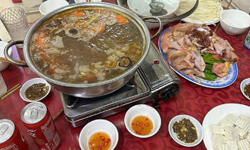 Ha Giang restaurant accused of overcharging 1,2 million VND for chicken hotpot