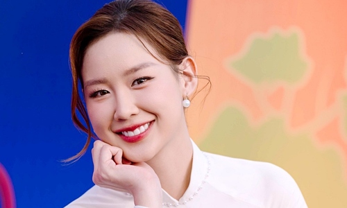 The tallest beauty queen in Vietnam showbiz