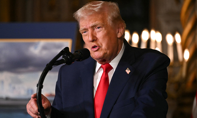 Trump: 'US helicopter hit during Venezuela raid'