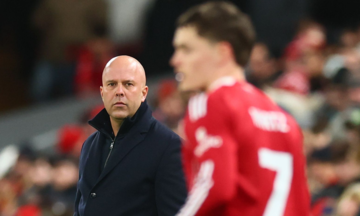 Slot: 'Liverpool should not look at the Premier League leaders right now'