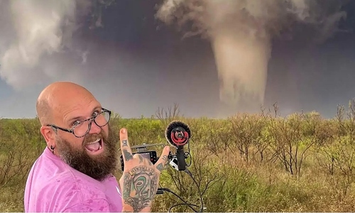 Storm chasing: a dangerous profession for 'madmen'