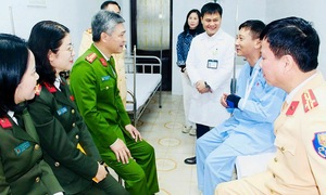 Driver hits traffic officer while intoxicated in Thanh Hoa