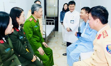 Driver hits traffic officer while intoxicated in Thanh Hoa