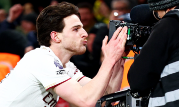 Arsenal extend lead over Man City to seven points