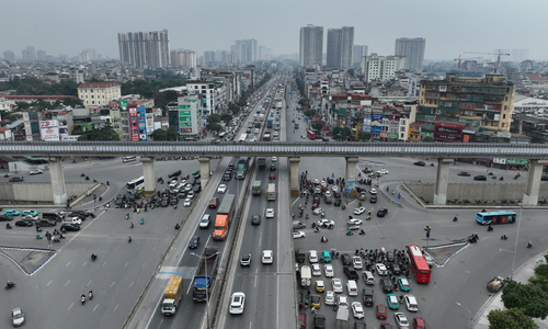 Hanoi temporarily bans trucks over 10 tons on Ring Road 3 on the afternoon of 4/1