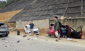 11 vehicles in chain collision on La Son - Hoa Lien expressway